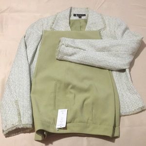 Larry Levine Suits. 2pc pants& blazer jacket.